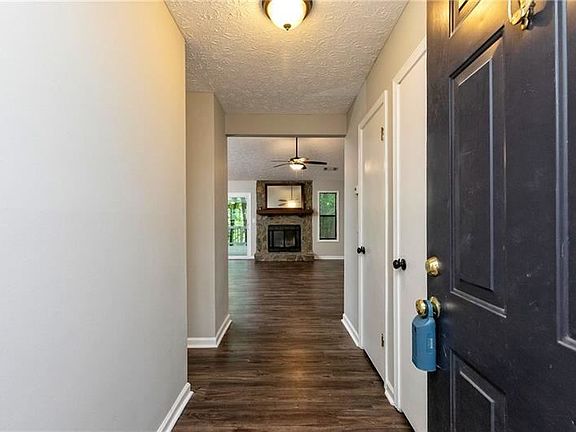 2nd image of 320 Knollwood Ln