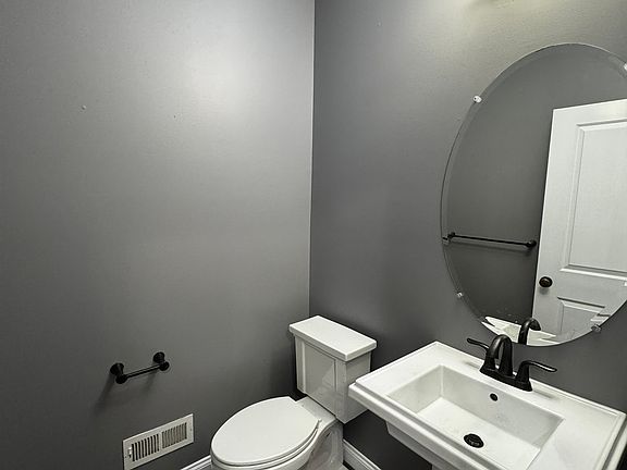 5th image of 4 Stonehaven Cir #1