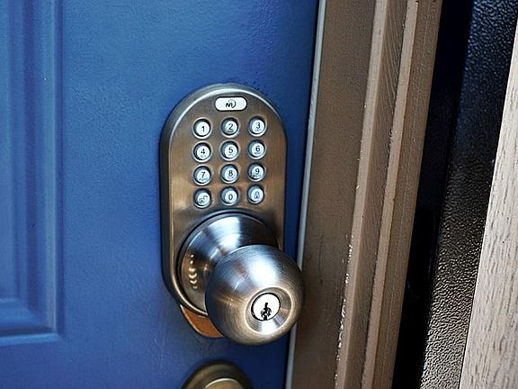 5th image of 1386 E Madison Ave Unit 26