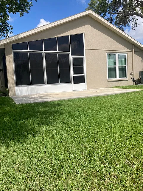 2 bed, 1300 sqft, $2,100 — Photo 2