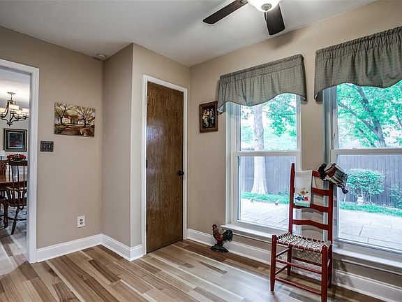 3rd image of 106 Forest Ln