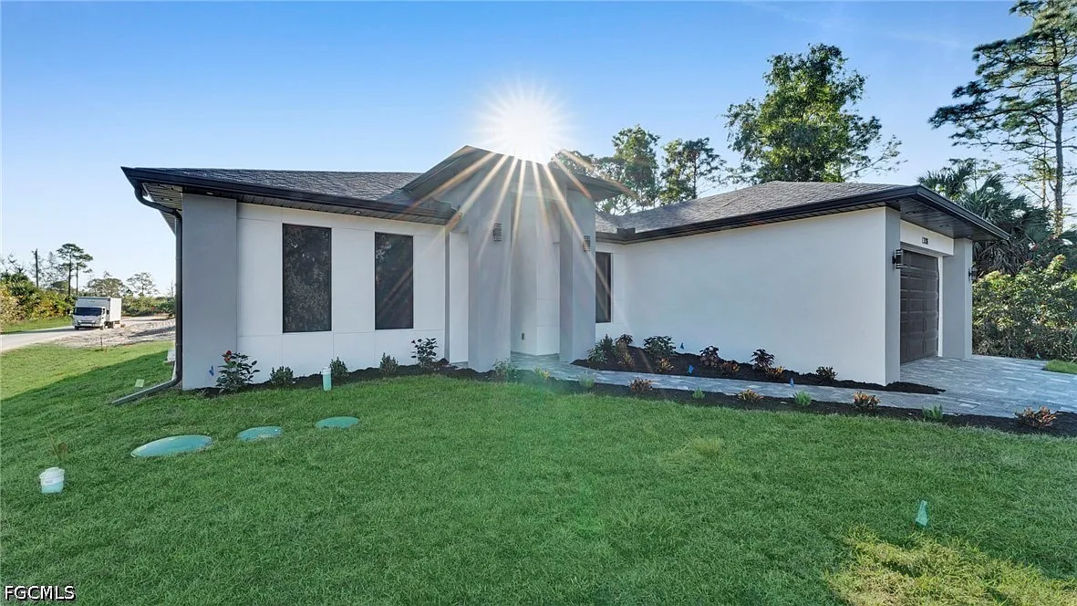 3 bed, 2.0 bath, 1632 sqft, $2,600 — Photo 3