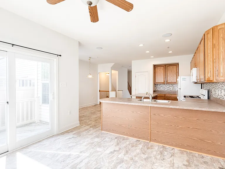 4322 Vintage Ivy Ln — Photo 17