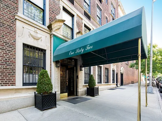 Sold by Sotheby's International Realty | media 21