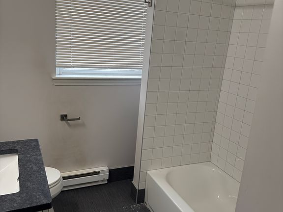 3rd image of 139 Troup St #101