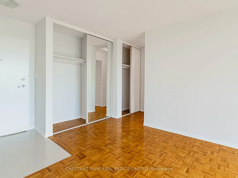 150 Lakeshore Rd W #1412 — Photo 20