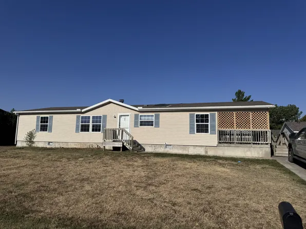 5423 S Glenn St, Wichita, KS 67217