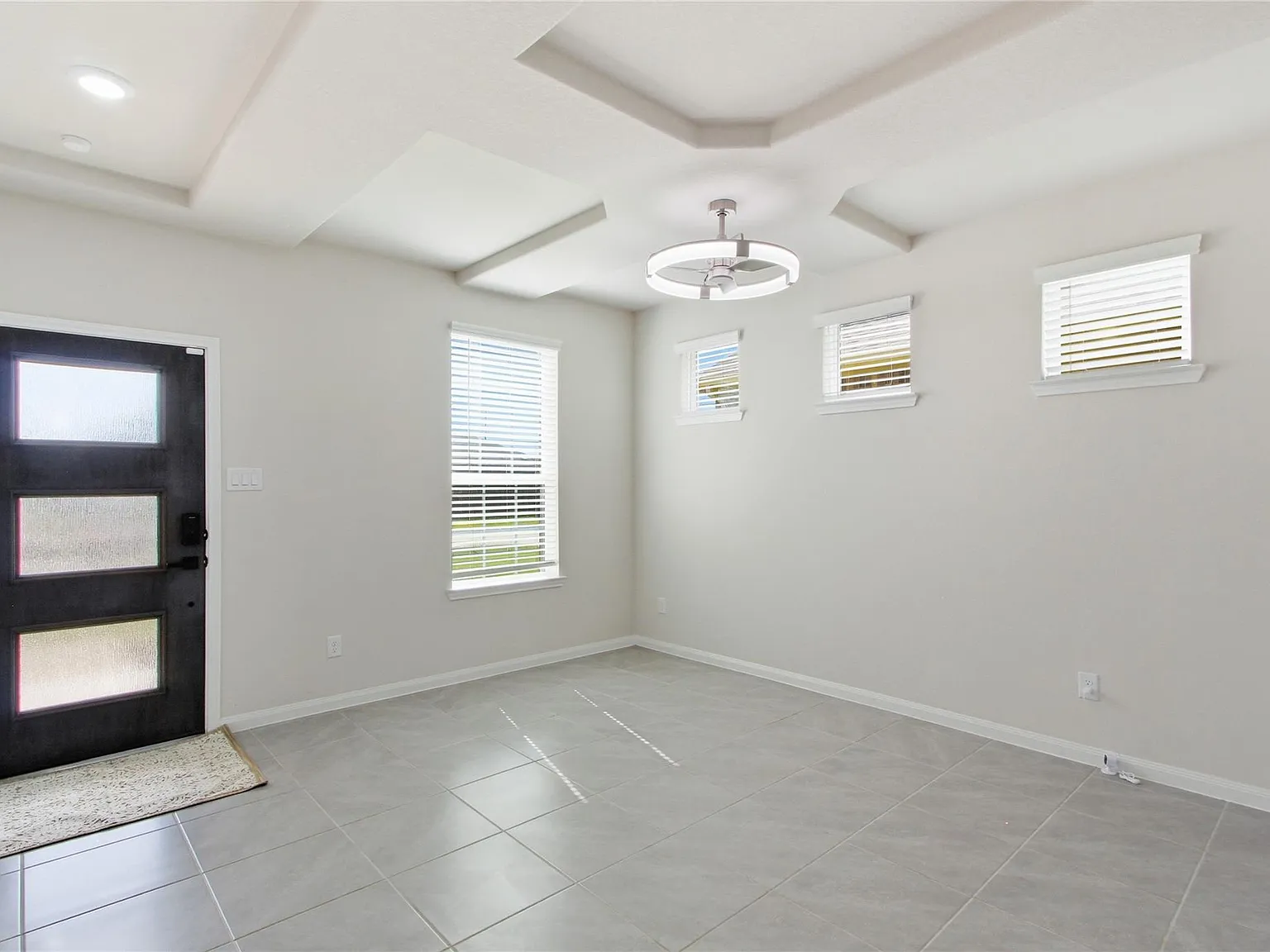 4 bed, 3.5 bath, 2858 sqft, $2,950 — Photo 2