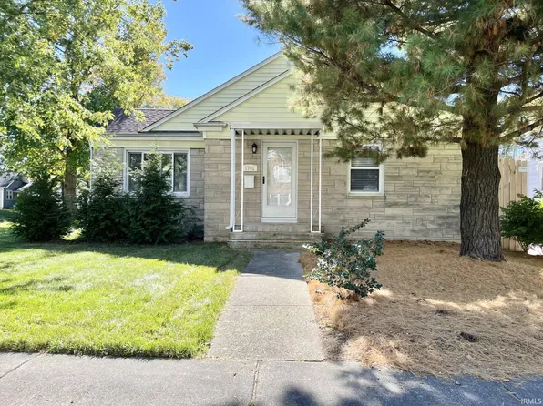 1701 Clover Ln, Fort Wayne, IN 46808