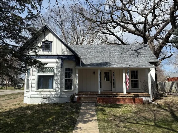 201 E 3rd St, Burlington Junction, MO 64428