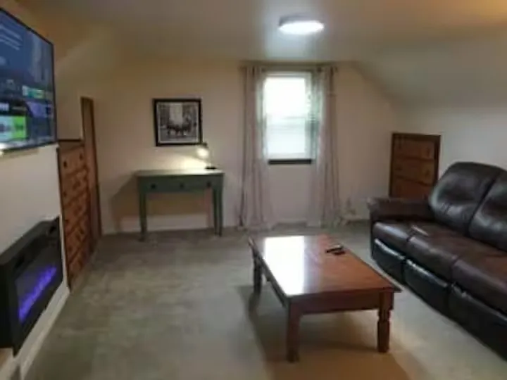 1 bed, 600 sqft, $1,500 — Photo 3