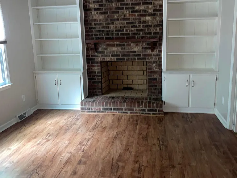 407 Portsmouth Ct — Photo 6
