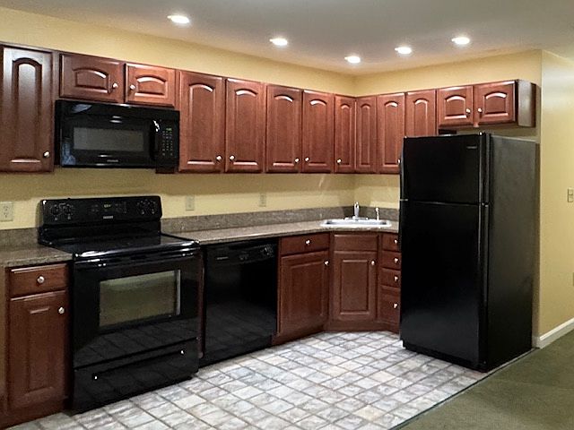 Kitchen, range, micro, fridge, dishwasher