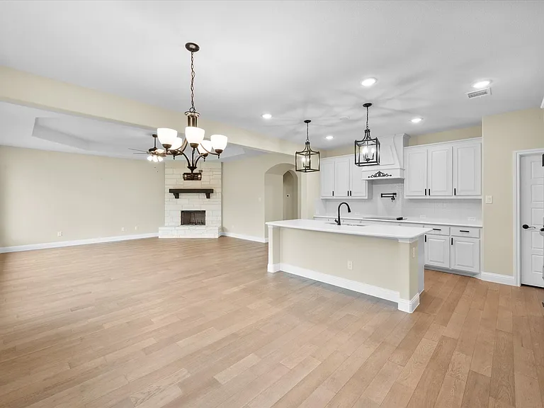 4434 Verbena St — Photo 32