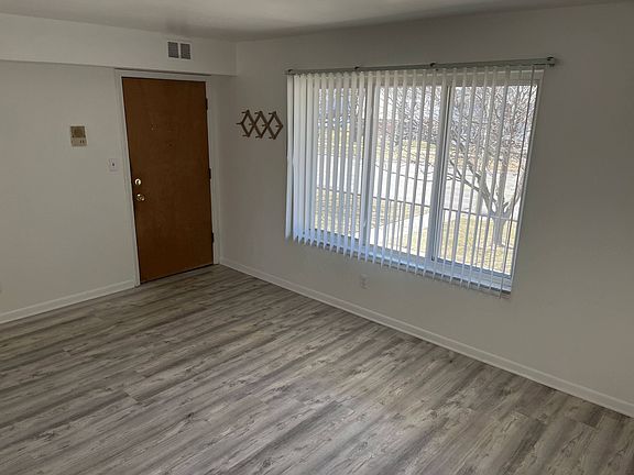 4th image of 31914 Harper Ave Unit 1-8