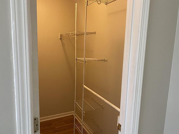 3rd image of 2753 Henry St