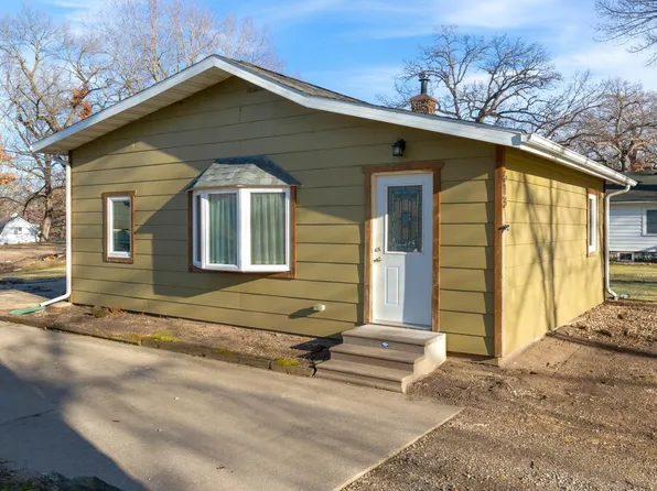 613 1st St, Evansdale, IA 50707