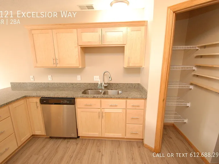 7121 Excelsior Way — Photo 4