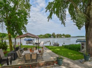 216 N Lake Rd, Oconomowoc, WI 53066