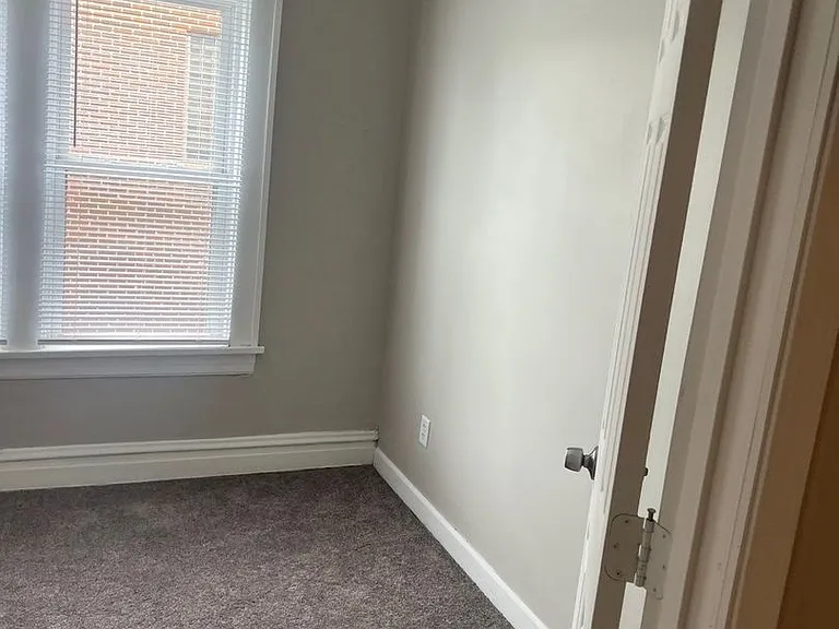 225 Center St — Photo 14