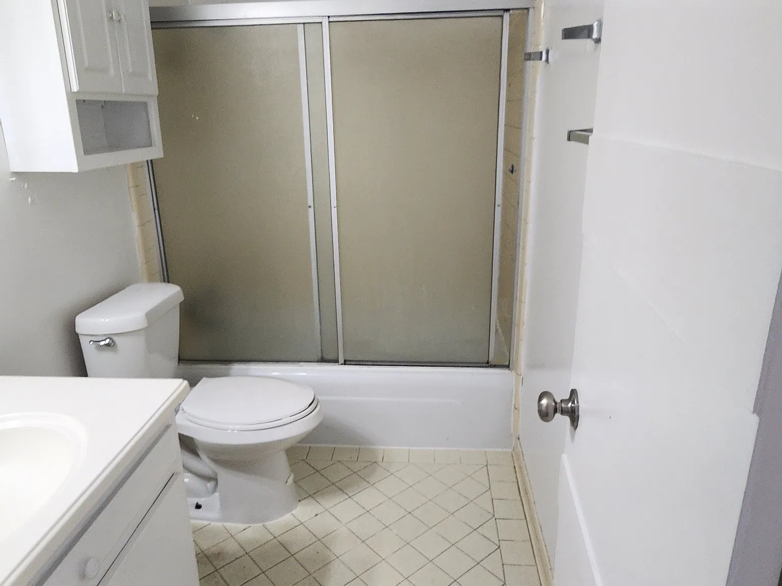 2 bed, 900 sqft, $900 — Photo 4