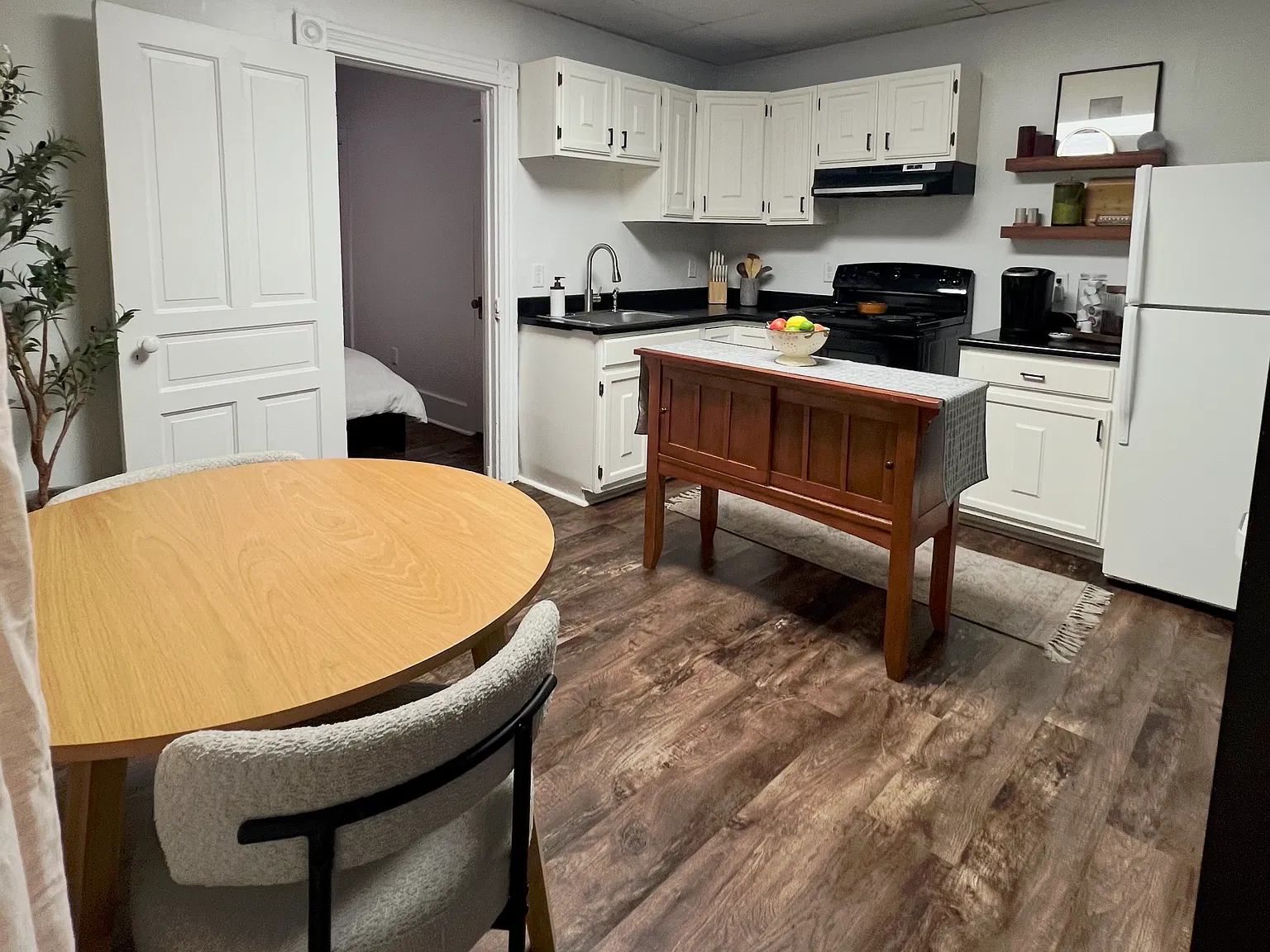 1 bed, 800 sqft, $1,250 — Photo 2
