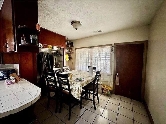 5th image of 105 Dresden St