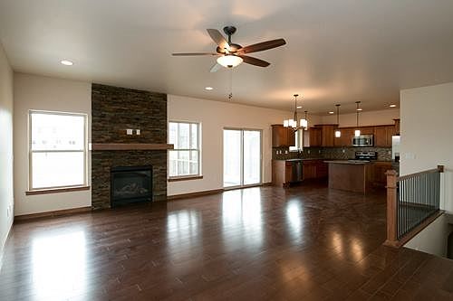 5th image of 1685 Stone Creek Cir