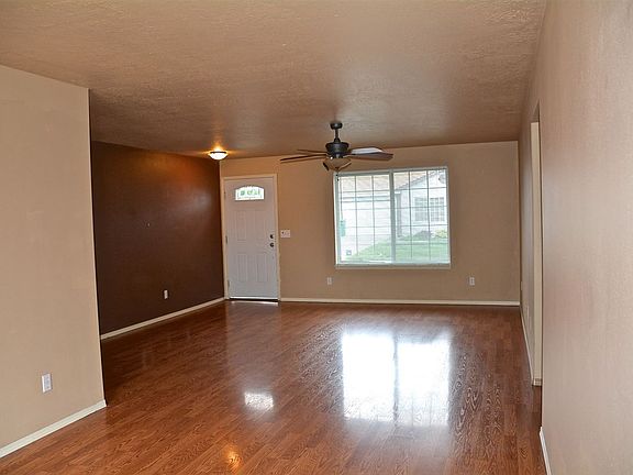 5th image of 2904 N Glenbrook Ln