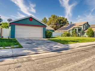 1628 Bluebell St, Lancaster, CA 93535