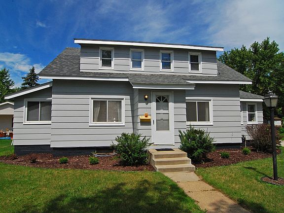 3rd image of 506 Main St E