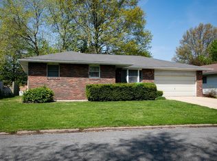 30 Sun Ct, Highland, IL 62249