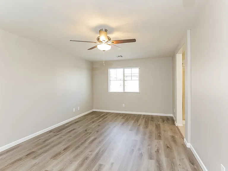 2670 N 73rd Dr — Photo 11