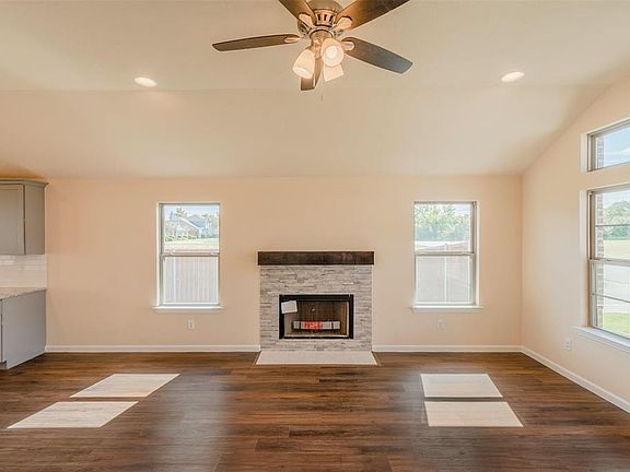 5th image of 4414 Mariner Dr