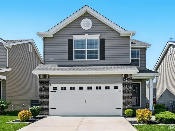 329 Charlestowne Place Dr, Saint Charles, MO 63301