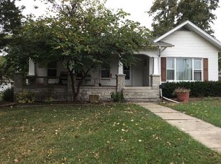 317 N Edwardsville St, Staunton, IL 62088
