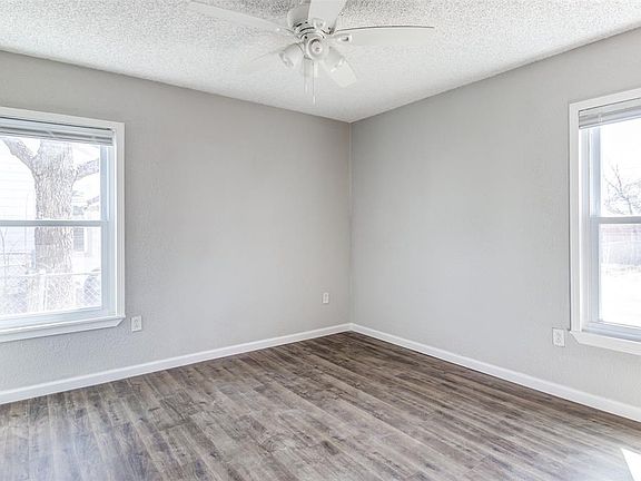 4th image of 1328 Meadowbrook Dr