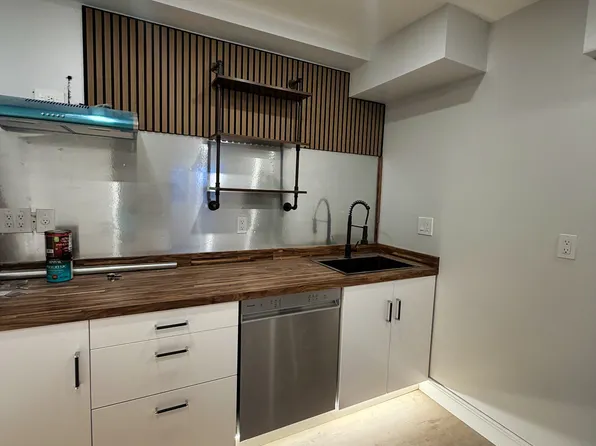 43 Jacobs Ter #S1, Newton Center, MA 02459