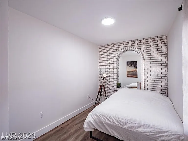 6488 Creston Ave — Photo 43