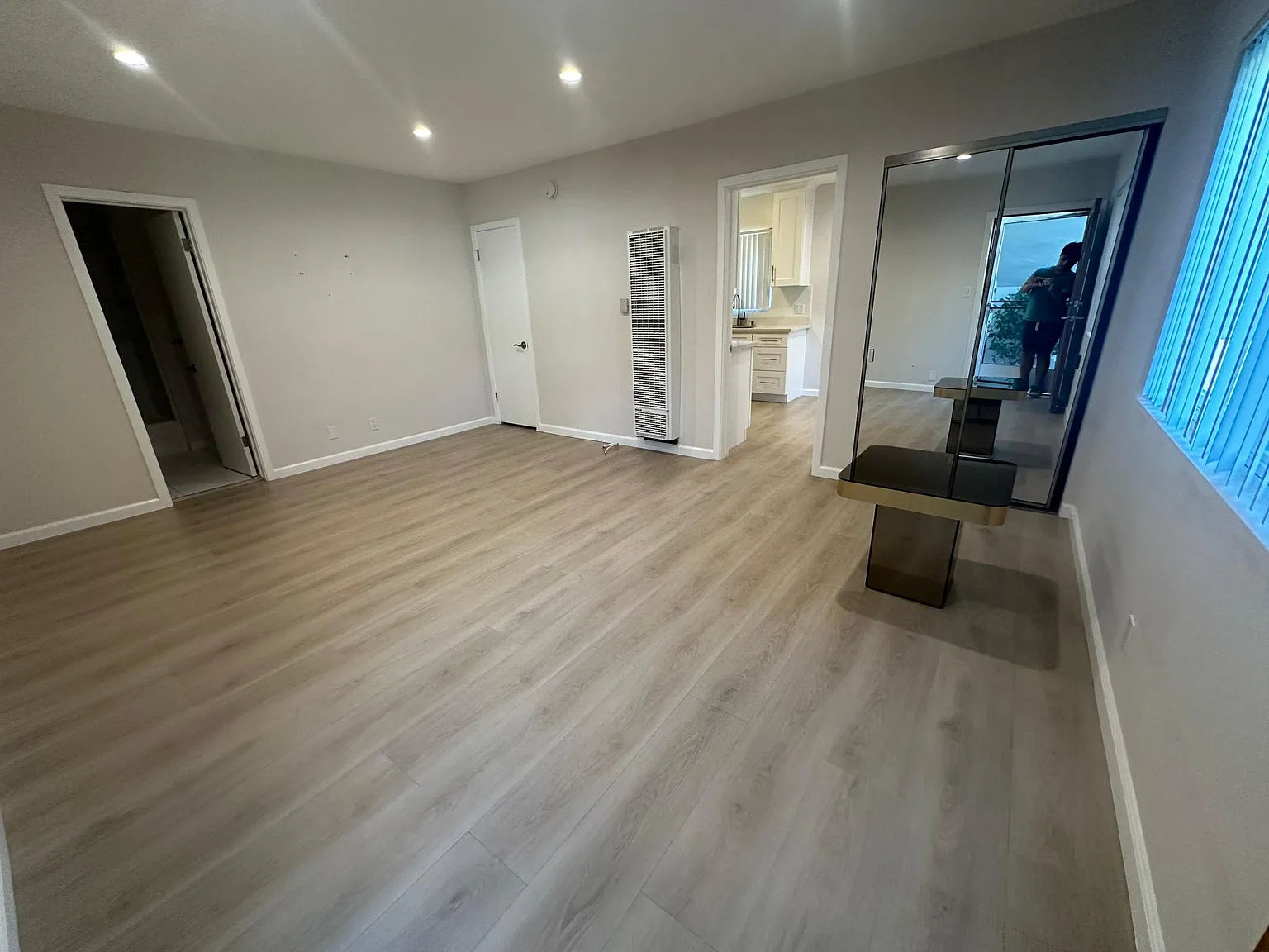 1435 E Maple St — Photo 3