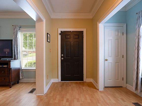 5th image of 3111 Wisteria Ct