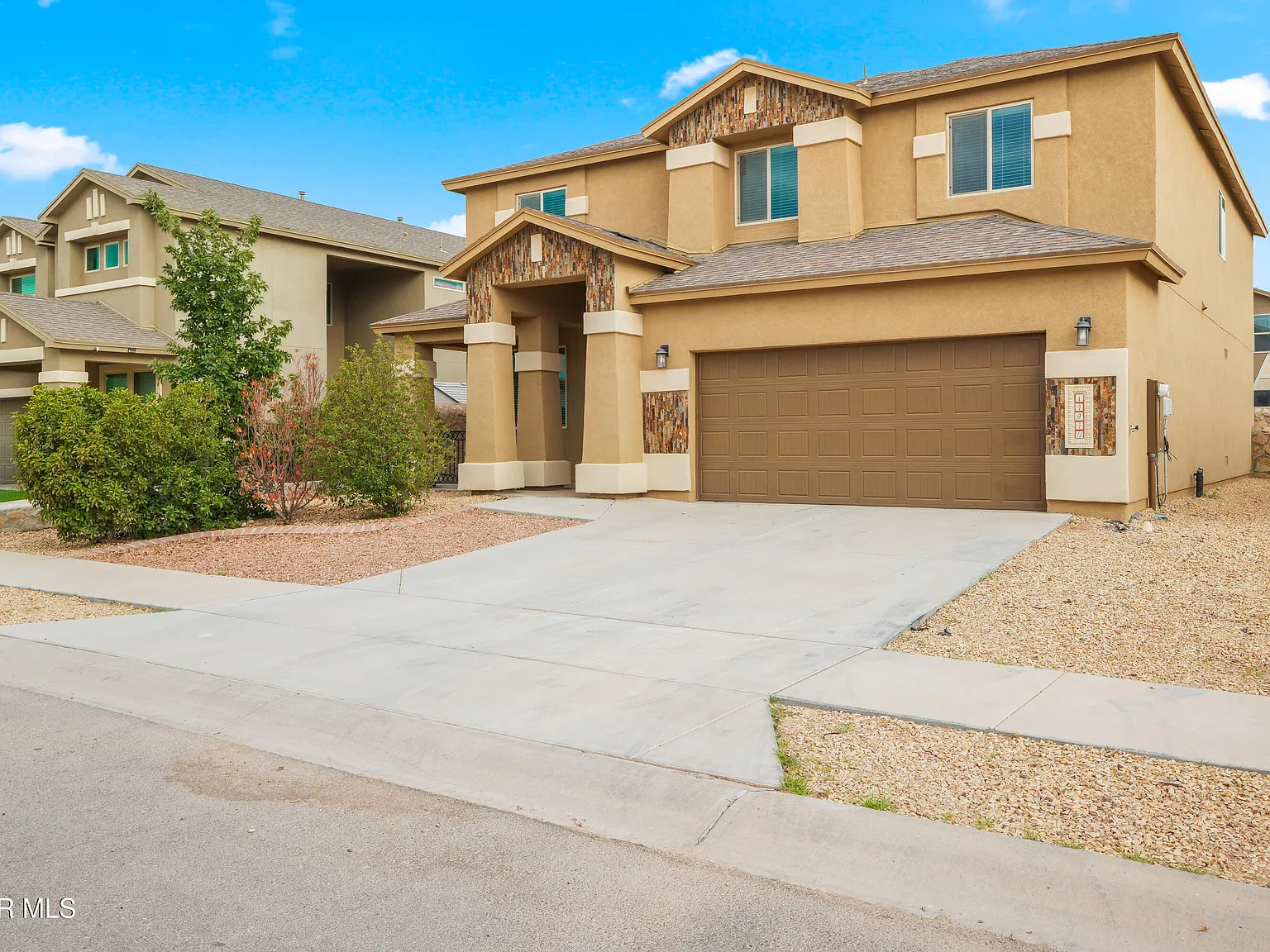 4 bed, 2.5 bath, 3173 sqft, $2,400 — Photo 3