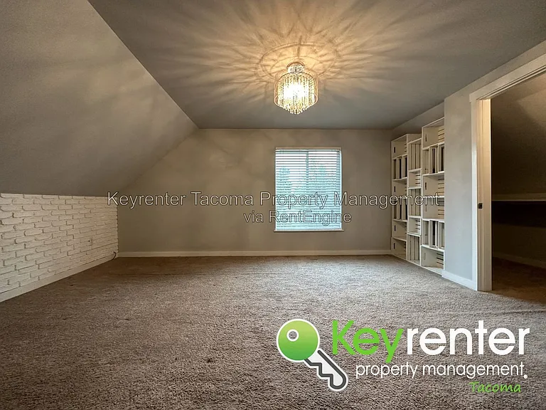 1402 E 52nd St — Photo 14
