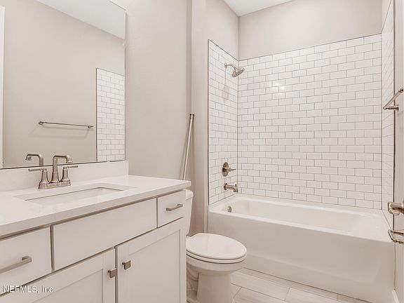 5th image of 31 MOANA Court S