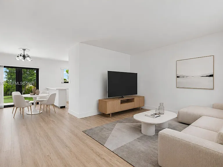 5110 SW 106th Ave — Photo 4