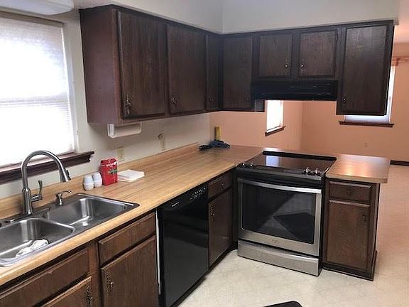 3rd image of 510 Criswell Ct