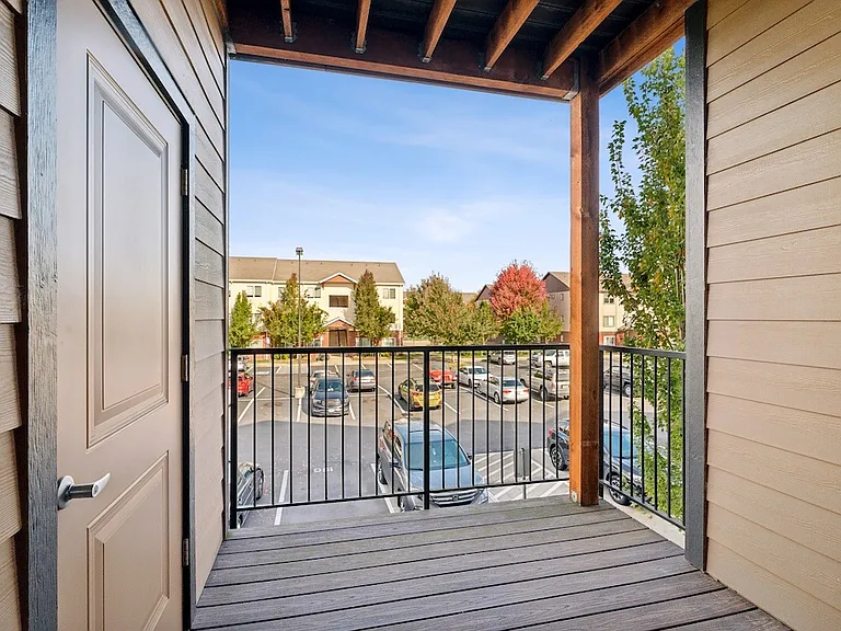 Cascade Ridge — Photo 15