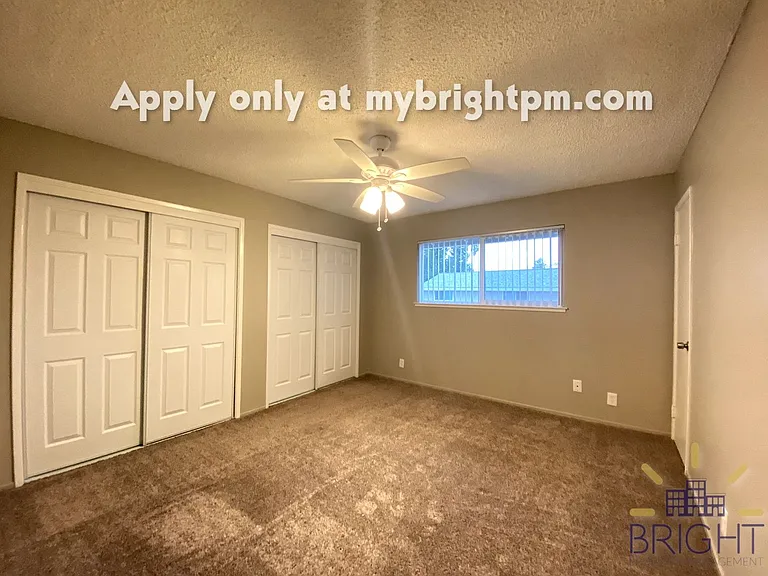 264-268 Montrose Dr — Photo 7