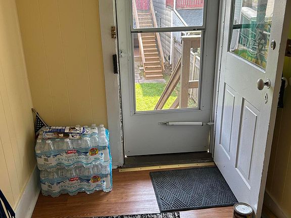 4th image of 207 Rear Race St #4