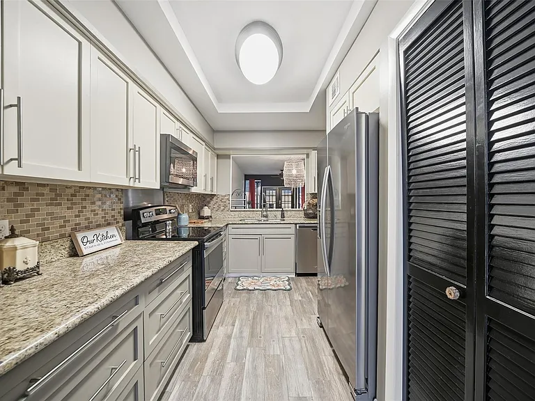 3226 Poe Dr — Photo 8